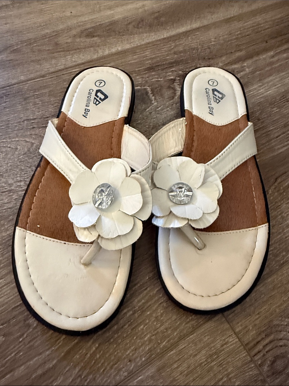 Carolina Bay White Floral Flip Flop Sandals | Rose Detail | Beach Summer Casual